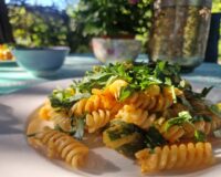 Nudelpfanne mit Erdnusssoße