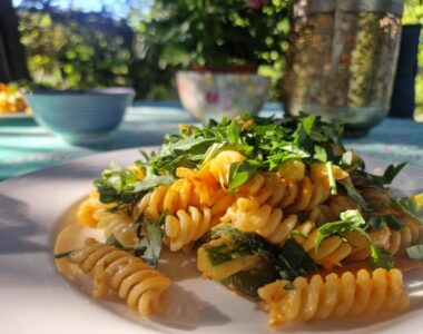 Nudelpfanne mit Erdnusssoße
