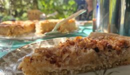 Apfelkuchen mit Haferflockenboden