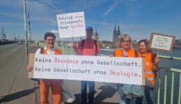 ÜberUns Politik