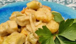 Gnocchipfanne mit Fenchel-Möhrengemüse in Senfsoße