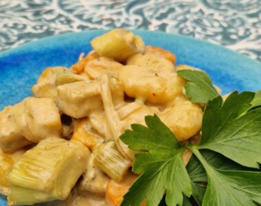 Gnocchipfanne mit Fenchel-Möhrengemüse in Senfsoße